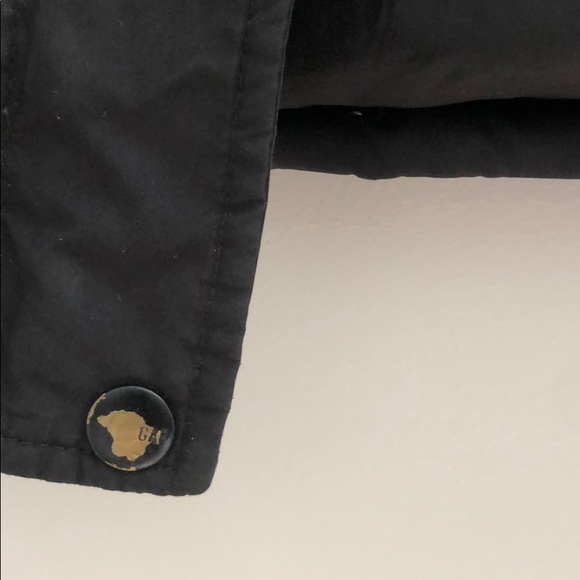 Black Gap Puffy Vest - Picture 3 of 4